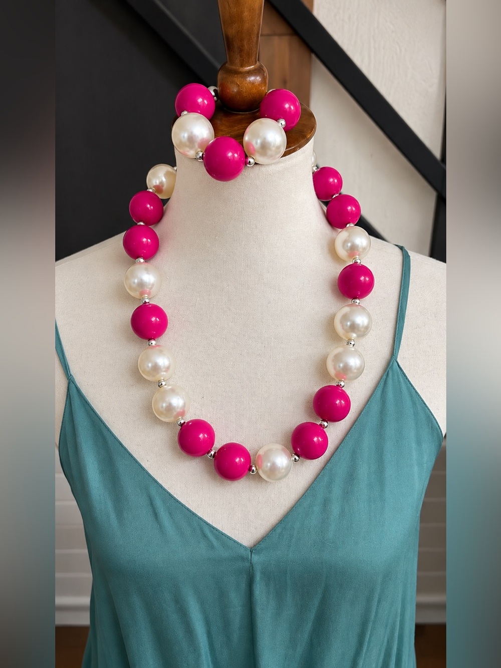 NEW Hot Pink & Pearl Chunky Statement Necklace Bracelet Set